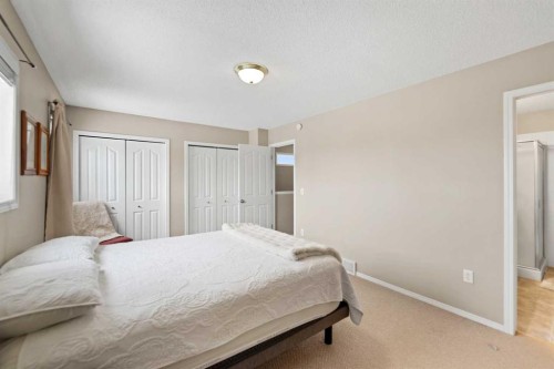 173 Bayside Point Sw, Airdrie, AB - Indoor Photo Showing Bedroom