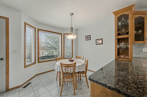16 Straddock Crescent Sw, Calgary, AB - Indoor Photo Showing Dining Room