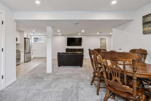 15 Brookmere Place Sw, Calgary, AB - Indoor