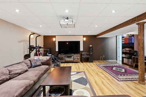 24 Huntstrom Road Ne, Calgary, AB - Indoor