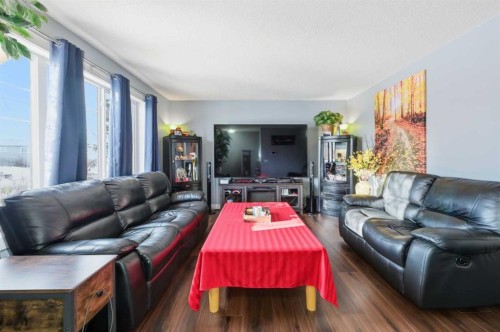 24 Huntstrom Road Ne, Calgary, AB - Indoor Photo Showing Living Room
