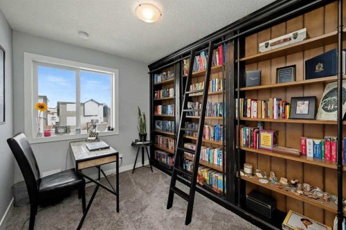 38 Sage Bluff Gate Nw, Calgary, AB - Indoor Photo Showing Office