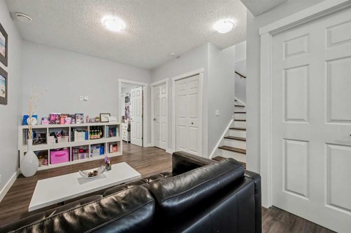 38 Sage Bluff Gate Nw, Calgary, AB - Indoor Photo Showing Other Room