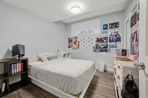 38 Sage Bluff Gate Nw, Calgary, AB - Indoor Photo Showing Bedroom