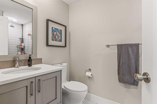201G-1101 Three Sisters Parkway, Canmore, AB - Indoor Photo Showing Bathroom
