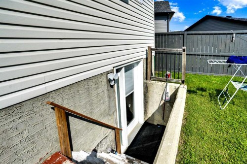 235 Saddlemead Road Ne, Calgary, AB - Outdoor