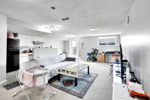 235 Saddlemead Road Ne, Calgary, AB - Indoor