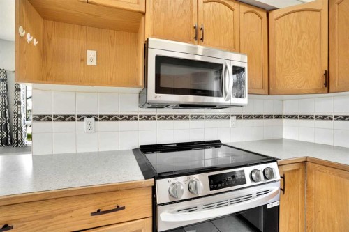 235 Saddlemead Road Ne, Calgary, AB - Indoor Photo Showing Kitchen