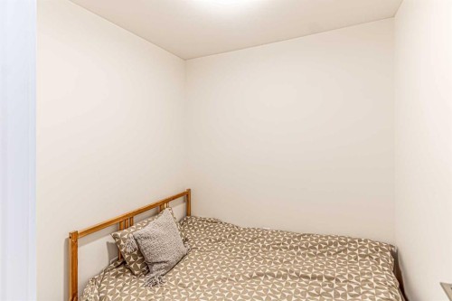 1107-730 2 Avenue Sw, Calgary, AB - Indoor Photo Showing Bedroom