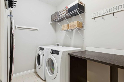 200 Aspen Summit View Sw, Calgary, AB - Indoor Photo Showing Laundry Room
