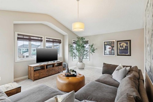 200 Aspen Summit View Sw, Calgary, AB - Indoor Photo Showing Living Room