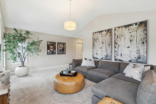 200 Aspen Summit View Sw, Calgary, AB - Indoor Photo Showing Living Room