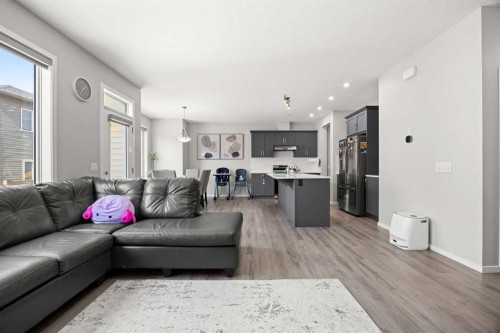 93 Cityline Square Ne, Calgary, AB - Indoor Photo Showing Living Room