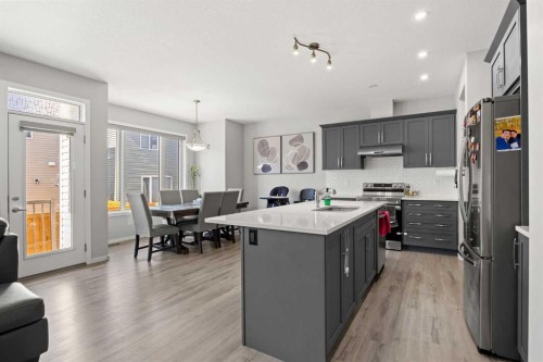 93 Cityline Square Ne, Calgary, AB - Indoor Photo Showing Kitchen With Upgraded Kitchen