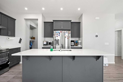 93 Cityline Square Ne, Calgary, AB - Indoor Photo Showing Kitchen With Upgraded Kitchen