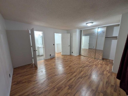 114 Castledale Way Ne, Calgary, AB - Indoor