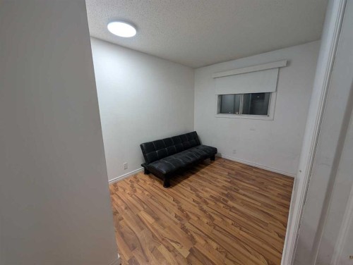 114 Castledale Way Ne, Calgary, AB - Indoor Photo Showing Other Room