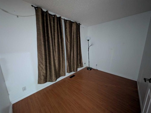 114 Castledale Way Ne, Calgary, AB - Indoor Photo Showing Other Room