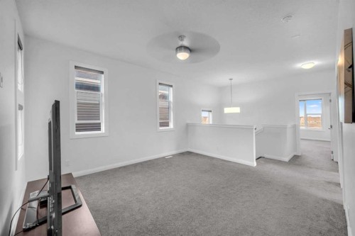 628 West Lakeview Drive, Chestermere, AB - Indoor Photo Showing Other Room