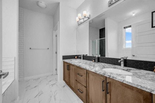 628 West Lakeview Drive, Chestermere, AB - Indoor Photo Showing Bathroom