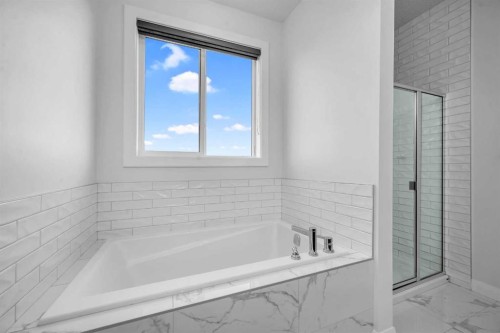 628 West Lakeview Drive, Chestermere, AB - Indoor Photo Showing Bathroom