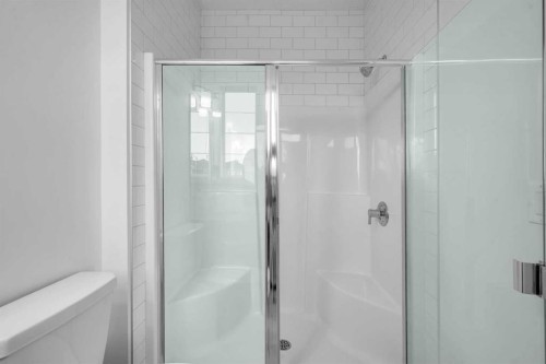 628 West Lakeview Drive, Chestermere, AB - Indoor Photo Showing Bathroom