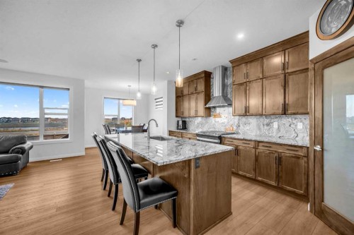 628 West Lakeview Drive, Chestermere, AB - Indoor Photo Showing Kitchen With Upgraded Kitchen