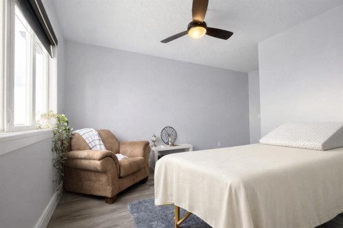 86 Muirfield Boulevard, Lyalta, AB - Indoor Photo Showing Bedroom