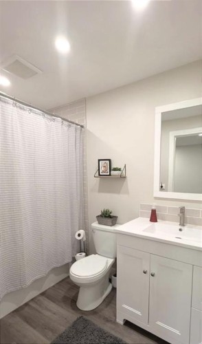 86 Muirfield Boulevard, Lyalta, AB - Indoor Photo Showing Bathroom