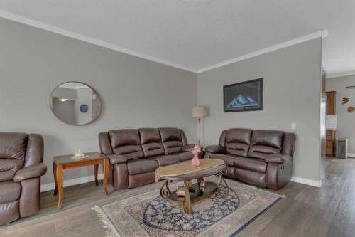 10 West Cedar Rise Sw, Calgary, AB - Indoor Photo Showing Living Room