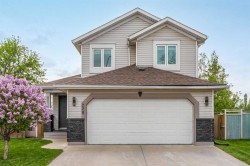 220 Douglas Glen Bay SE Calgary, AB T2Z 2M8