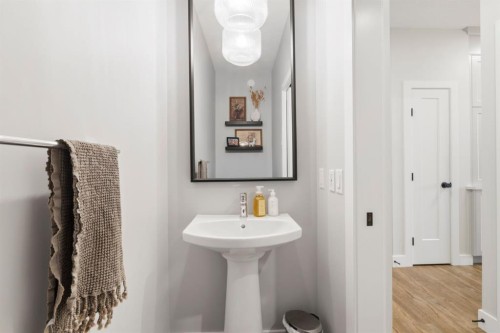 743 Seton Circle Se, Calgary, AB - Indoor Photo Showing Bathroom