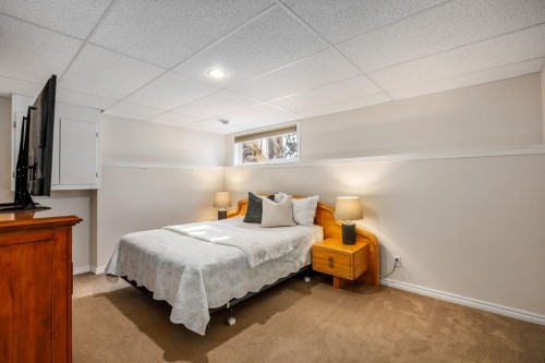 111-323 4 Avenue, Strathmore, AB - Indoor Photo Showing Bedroom