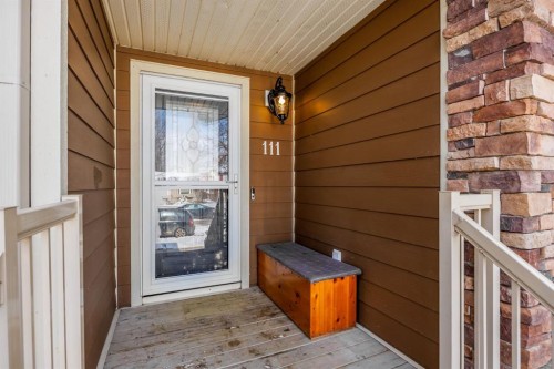 111-323 4 Avenue, Strathmore, AB - Outdoor With Exterior