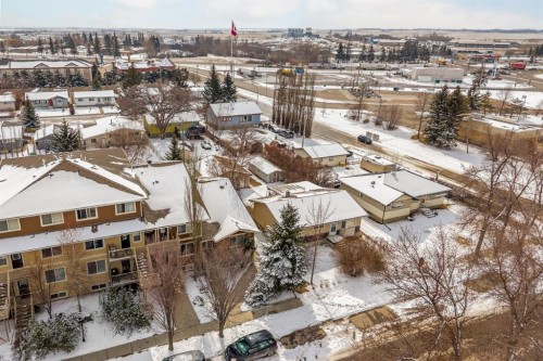 111-323 4 Avenue, Strathmore, AB - Outdoor With View