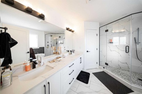 123 Saddlecrest Grove Ne, Calgary, AB - Indoor Photo Showing Bathroom