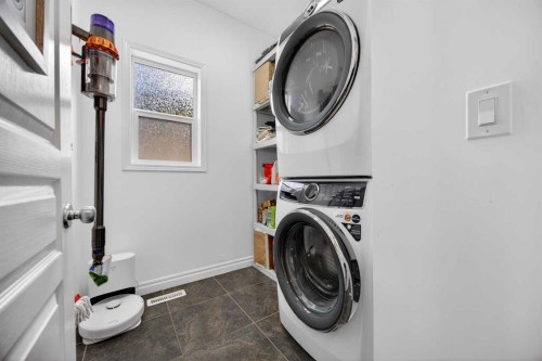 340 Prestwick Terrace Se, Calgary, AB - Indoor Photo Showing Laundry Room