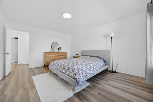340 Prestwick Terrace Se, Calgary, AB - Indoor Photo Showing Bedroom