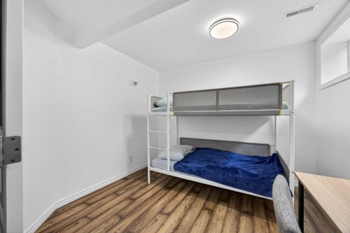 340 Prestwick Terrace Se, Calgary, AB - Indoor Photo Showing Bedroom