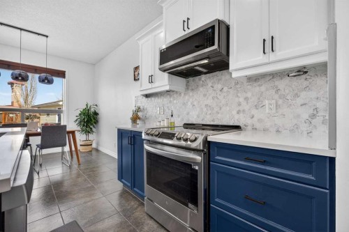340 Prestwick Terrace Se, Calgary, AB - Indoor Photo Showing Kitchen