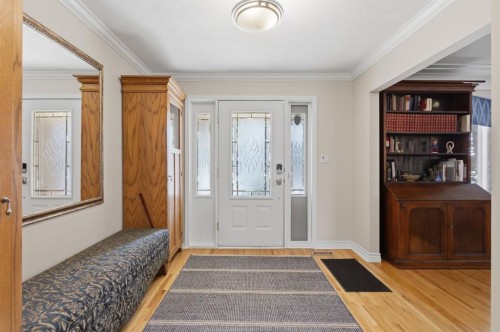 352 Oakside Circle Sw, Calgary, AB - Indoor Photo Showing Other Room