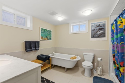 352 Oakside Circle Sw, Calgary, AB - Indoor Photo Showing Bathroom