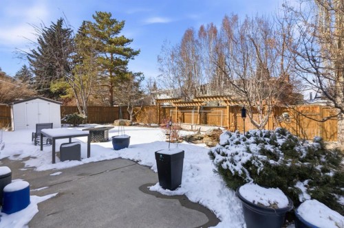 352 Oakside Circle Sw, Calgary, AB - Outdoor