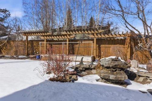 352 Oakside Circle Sw, Calgary, AB - Outdoor