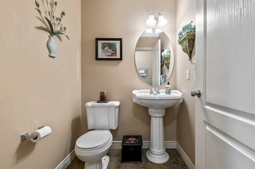 43 Sheep River Heights, Okotoks, AB - Indoor Photo Showing Bathroom