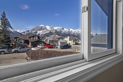 323 Hoodoo Crescent, Canmore, AB -  Photo Showing Other Room