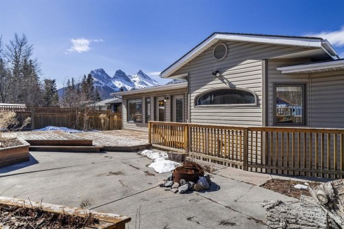 323 Hoodoo Crescent, Canmore, AB - Outdoor