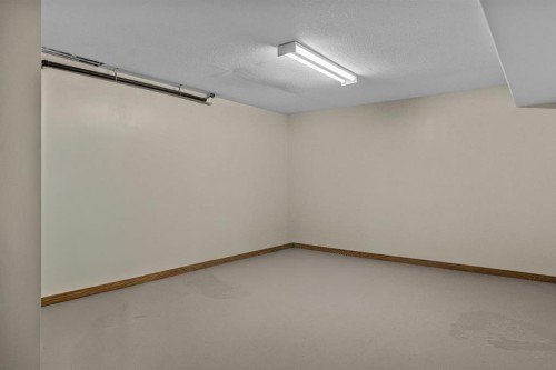 323 Hoodoo Crescent, Canmore, AB - Indoor Photo Showing Other Room