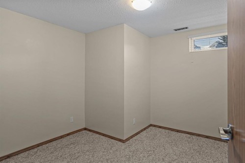 323 Hoodoo Crescent, Canmore, AB - Indoor Photo Showing Other Room