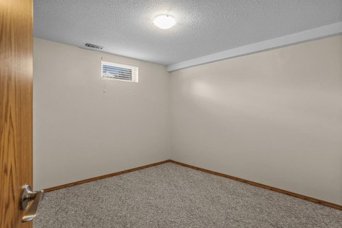 323 Hoodoo Crescent, Canmore, AB - Indoor Photo Showing Other Room